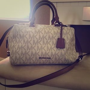 👑MICHAEL KORS👑